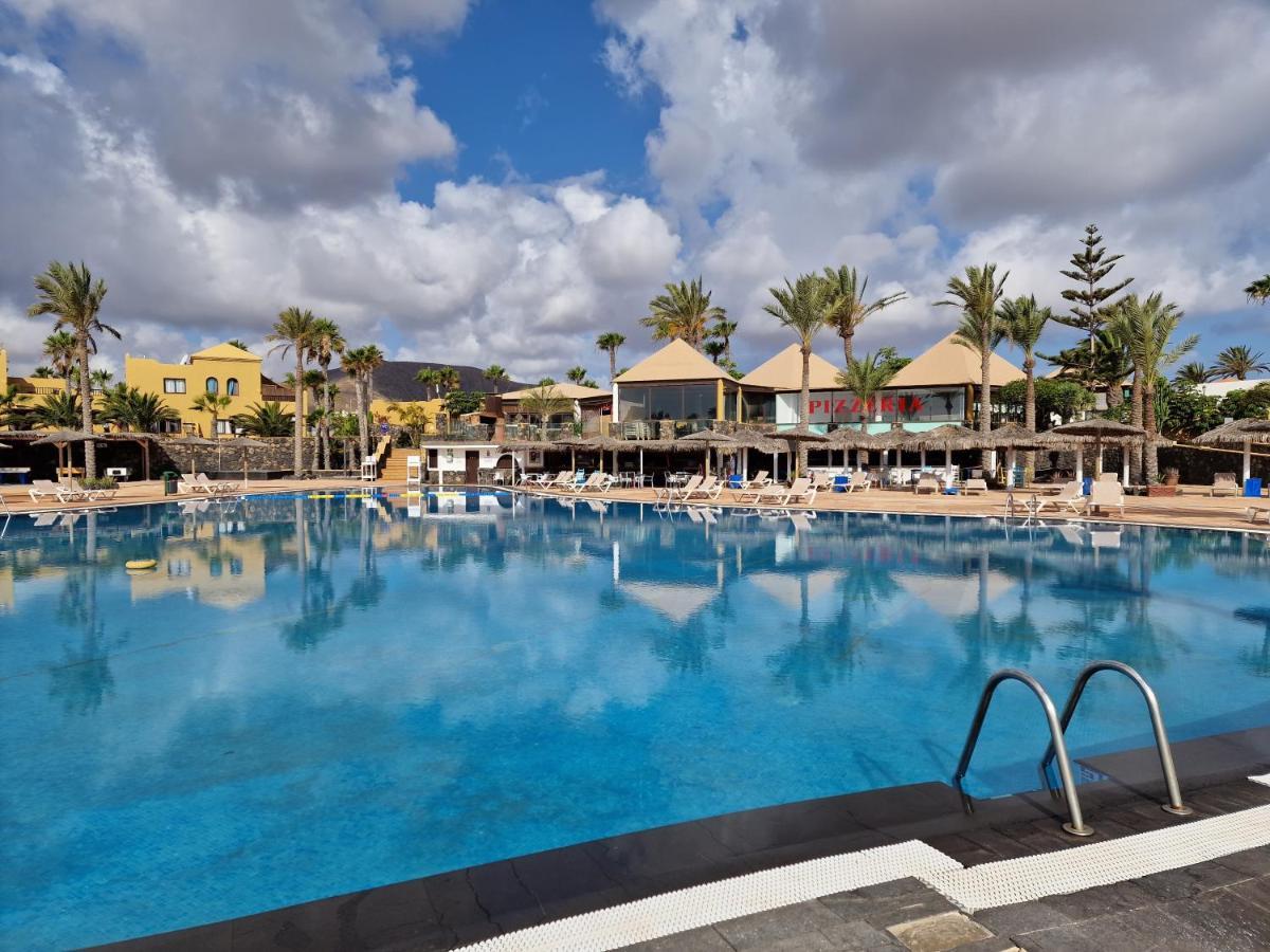 Casa Mari Y Jose Con Grandes Piscinas Y Wifi Gratis Apartment Corralejo Bagian luar foto